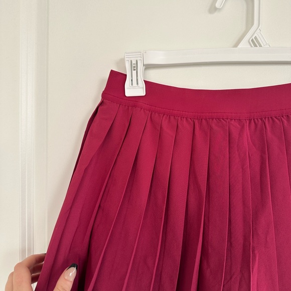 lululemon athletica Fuchsia Pleated Mini Skirt - Picture 5 of 7